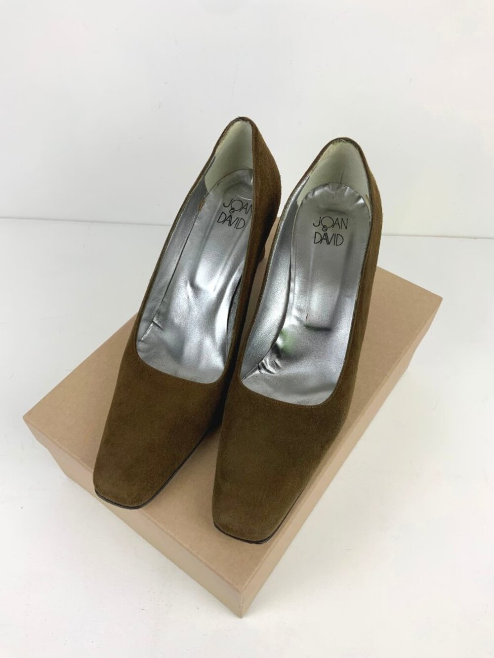 Vintage Joan & David Square-Toe Pumps Olive Green Suede Leather Sz 9.5 M - Picture 3 of 16
